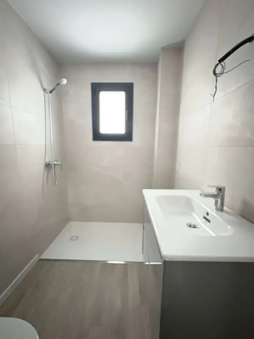 Bany de Apartament en venda en Málaga amb Parquet, Terrassa i Piscina