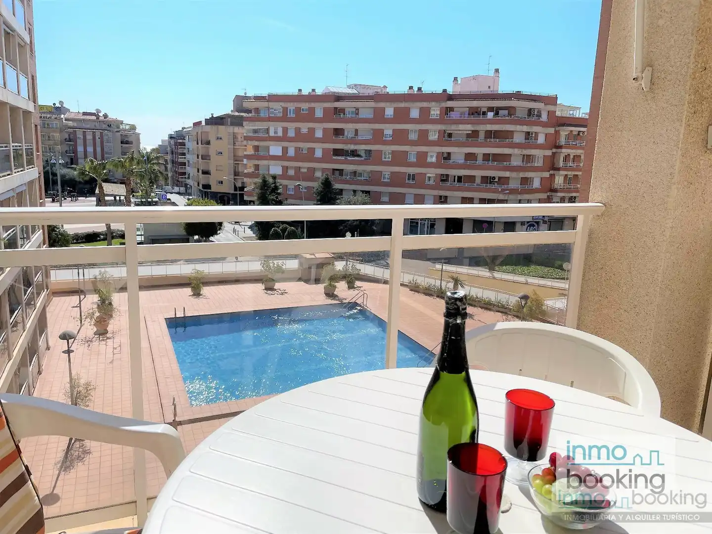 Apartament amb piscina de lloguer a Vinyols i els Arcs