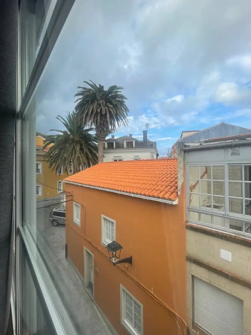 Vista exterior de Casa adosada en venda en Cariño amb Moblat, Forn i Rentadora