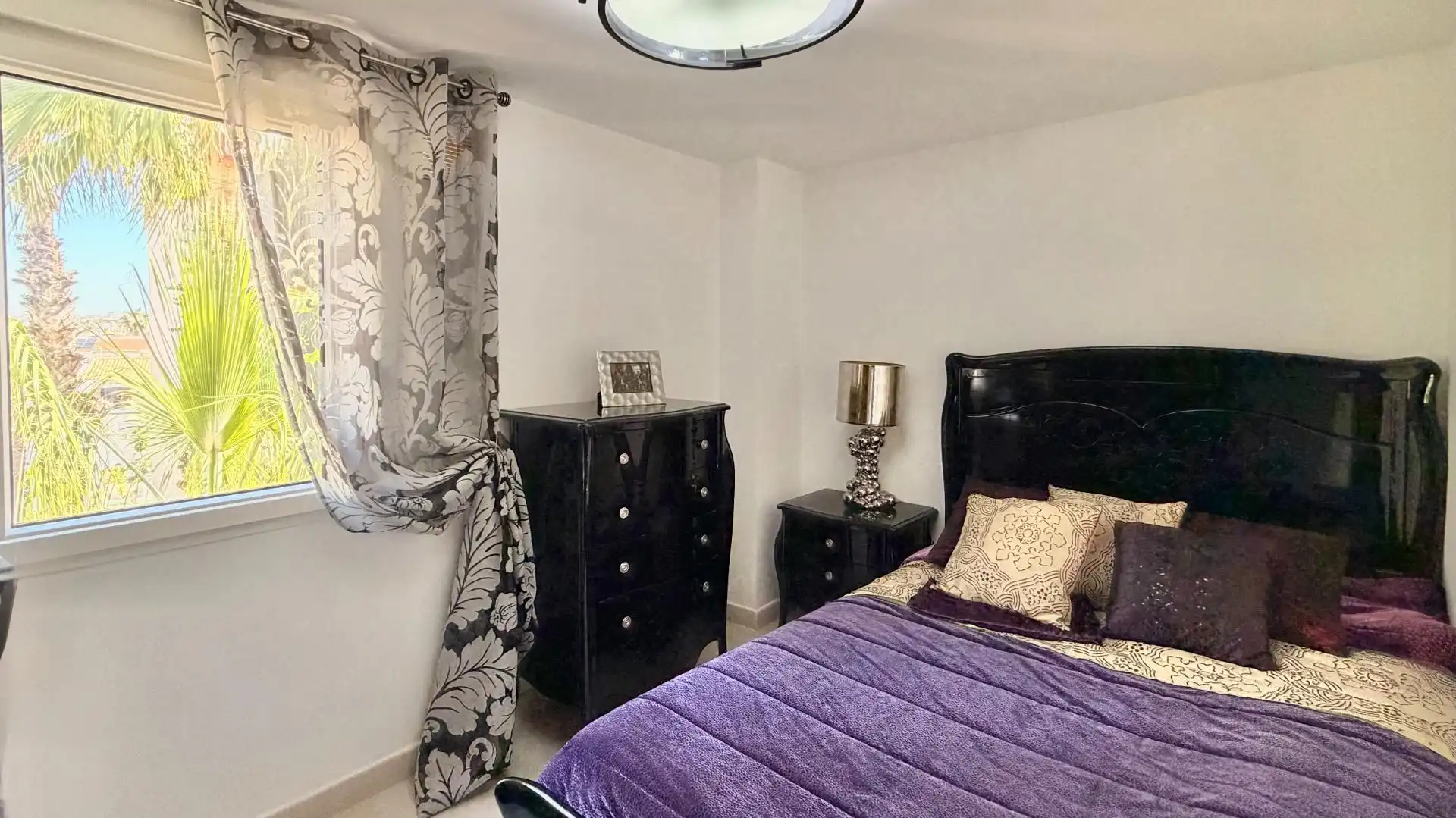 Habitación de Apartamento en venta en Torrevieja con Aire acondicionado, Terraza y Amueblado
