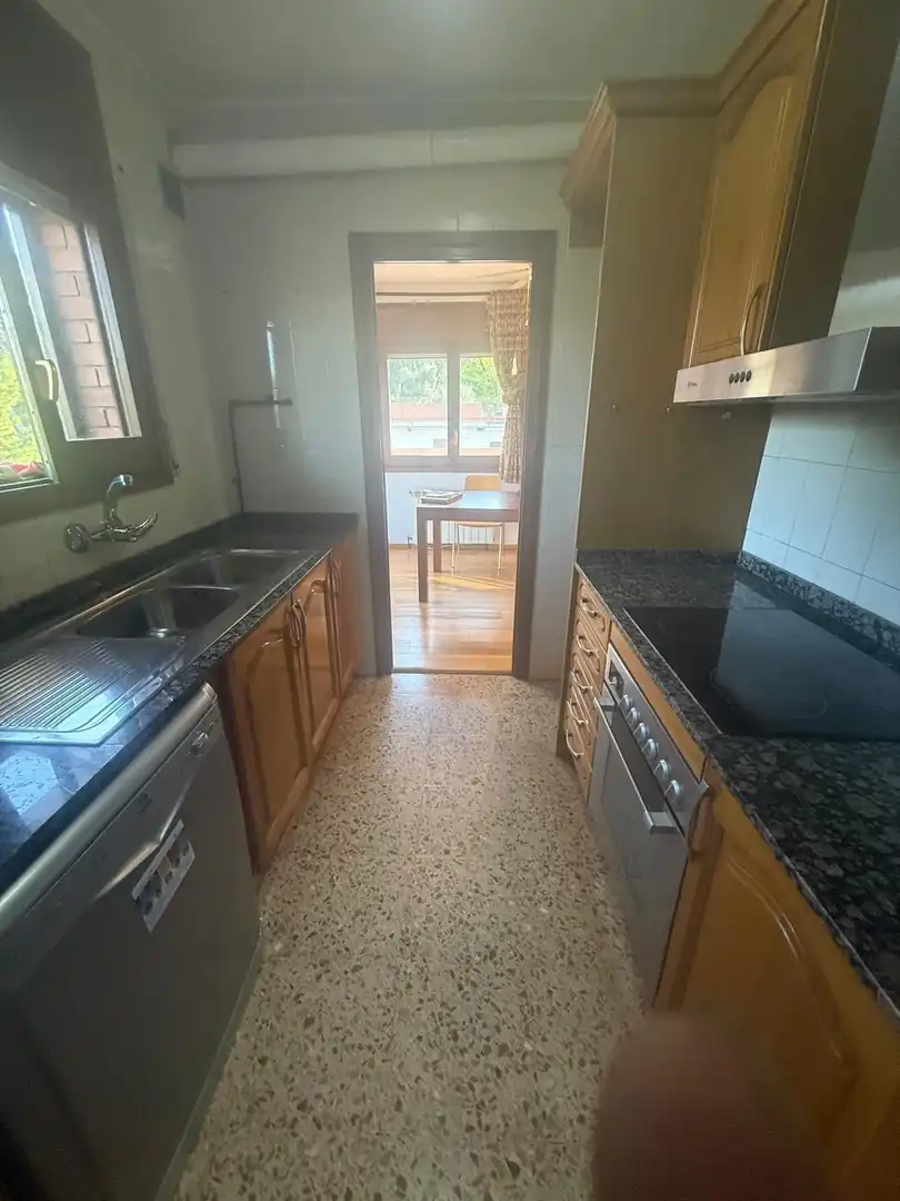Cuina de Casa o xalet en venda en Vallgorguina amb Calefacció, Terrassa i Piscina