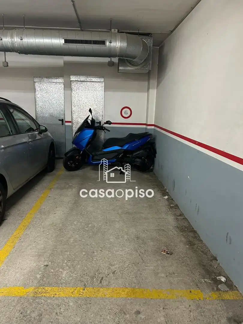 Parkplatz von Garage zur Miete in Terrassa