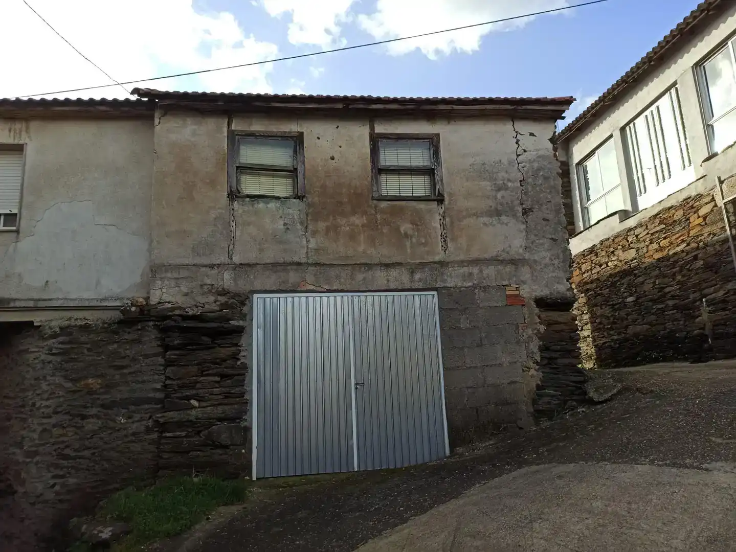 Vista exterior de Casa adosada en venda en Laza