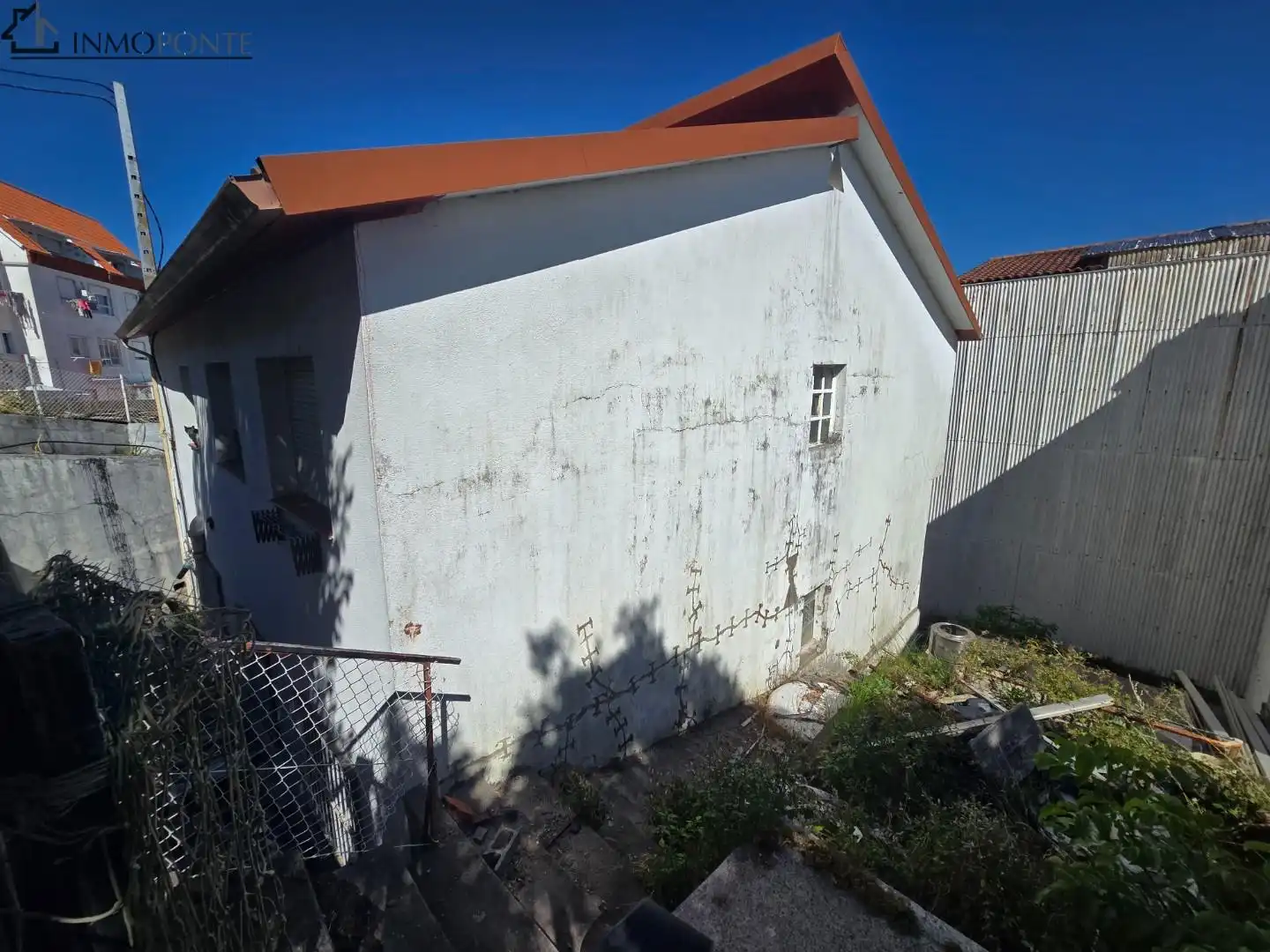 Vista exterior de Casa o xalet en venda en Poio amb Jardí privat