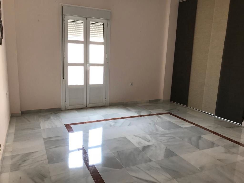 Flat to rent in San Fernando  with Oven, Washing machine and Microwave