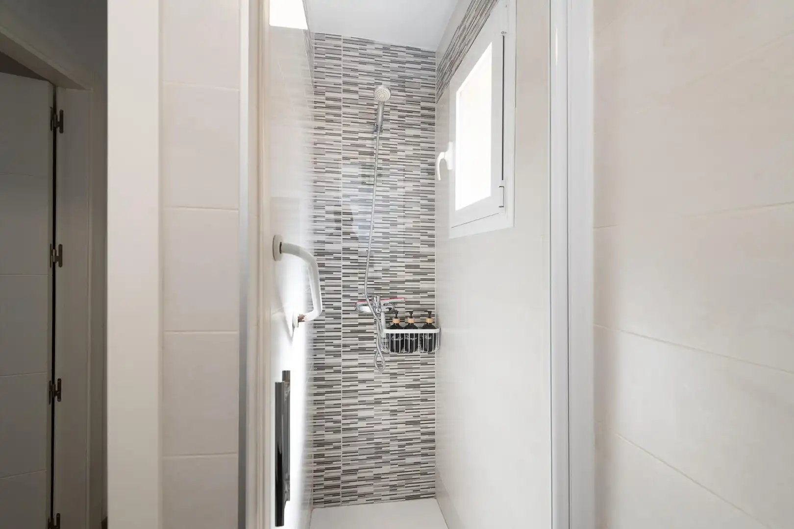 Bathroom of Detached homes for sale in Málaga  with Terrace, Balcony and Community pool