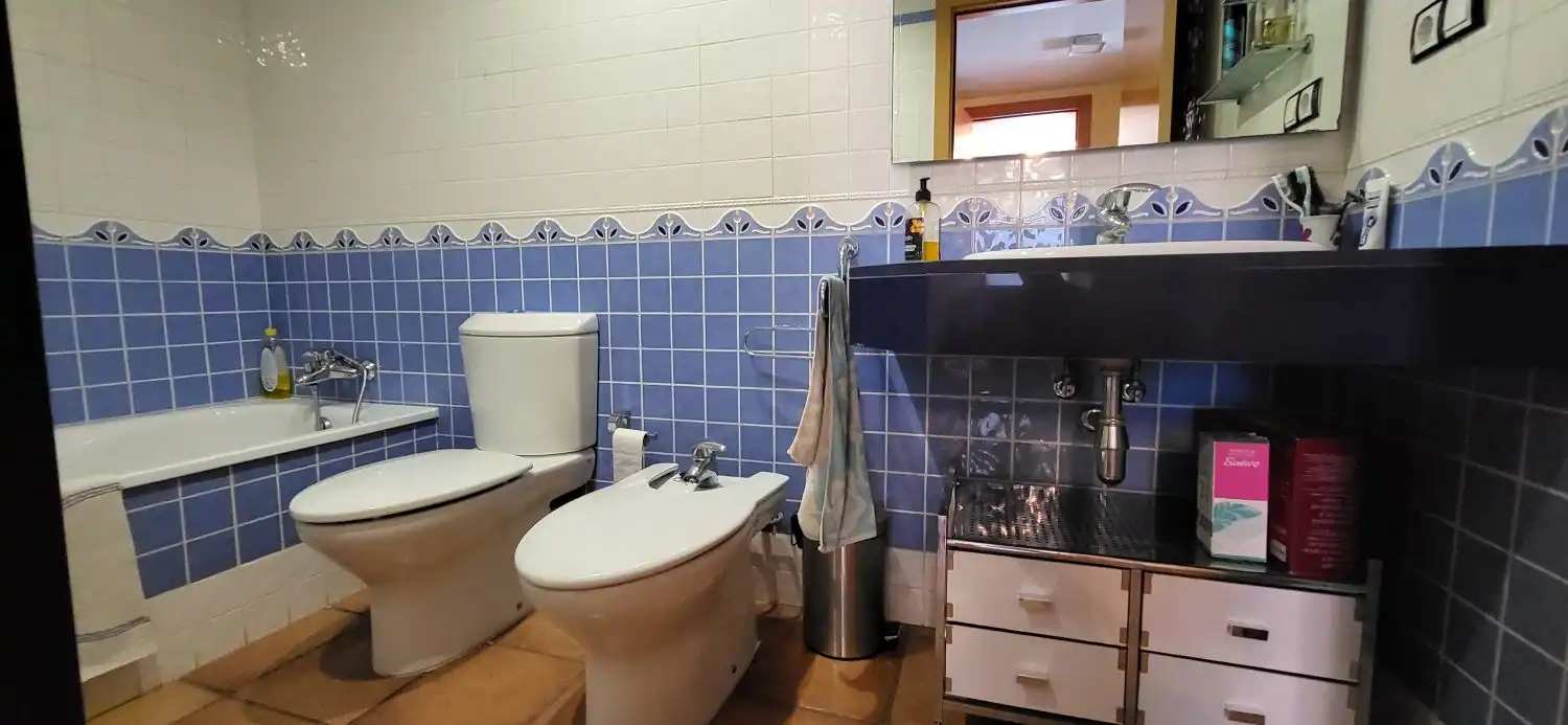 Badezimmer von Wohnungen zum Verkauf in Alcanar mit Klimaanlage, Terrasse und Abstellraum
