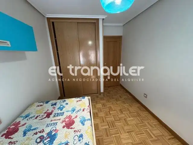 Piso de alquiler en Parla con Aire acondicionado, Piscina y Amueblado