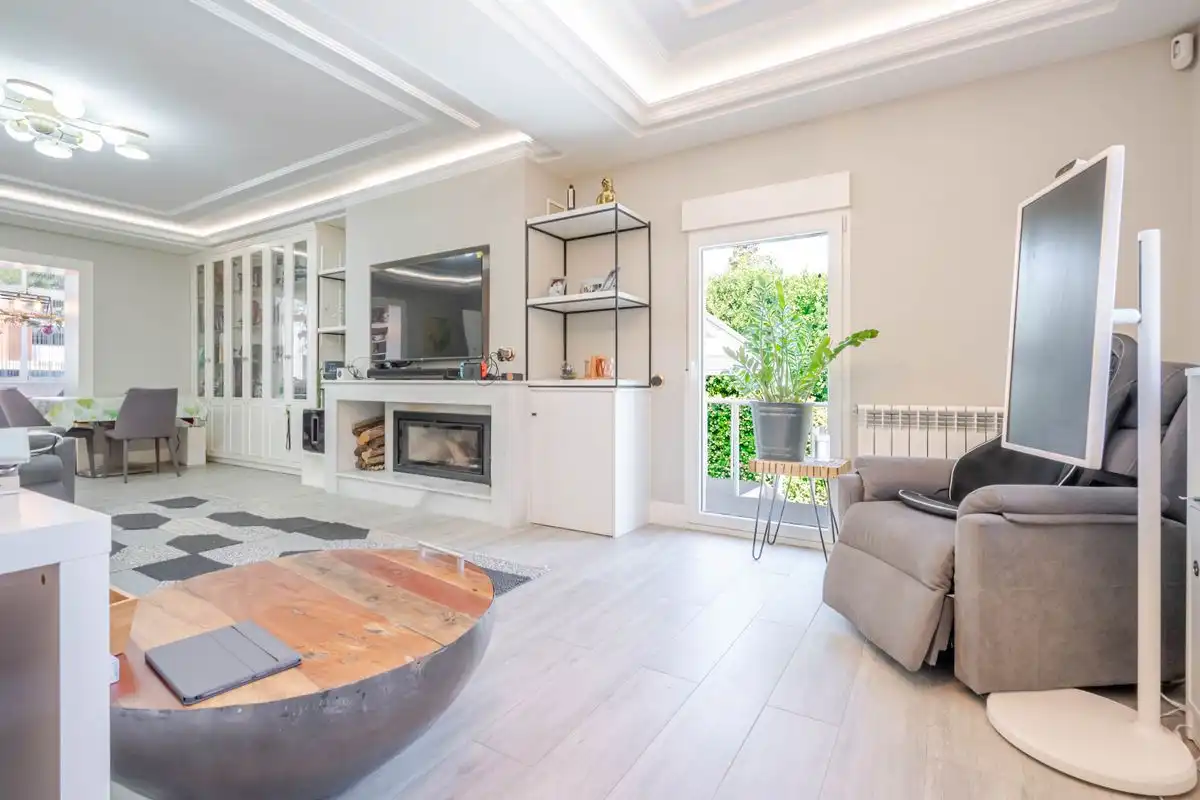 Sala de estar de Casa o chalet en venta en Boadilla del Monte con Aire acondicionado, Calefacción y Jardín privado