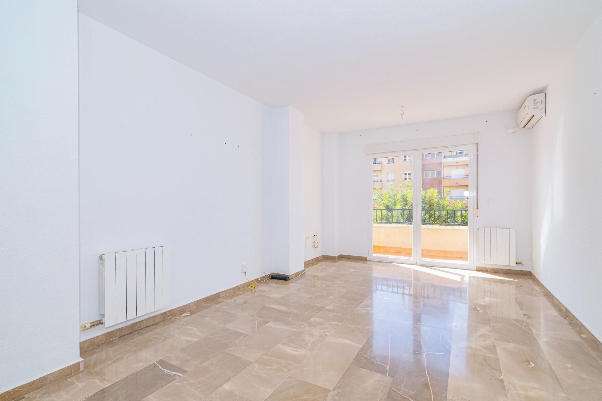 Bedroom of Flat for rent in  Granada Capital  with Air Conditioner, Terrace and Furnished