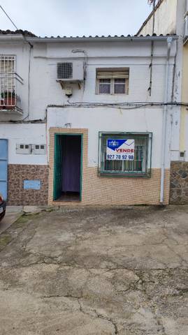 Casa-chalet en Venta en Calle Jardín en Serradilla