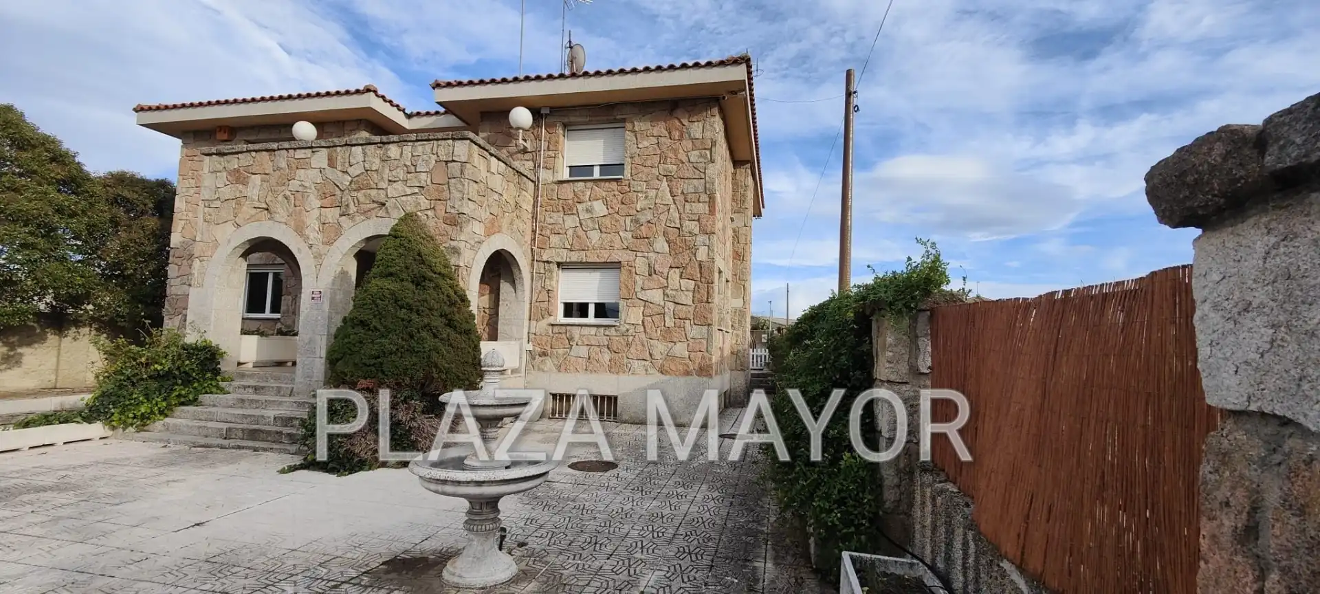 Vista exterior de Casa o chalet en venta en Calzada de Valdunciel con Calefacción, Jardín privado y Parquet