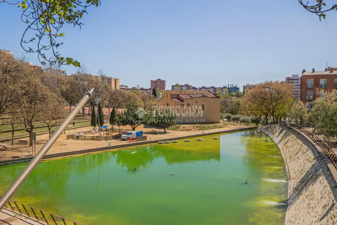 Jardín de Edificio en venta en Barcelona