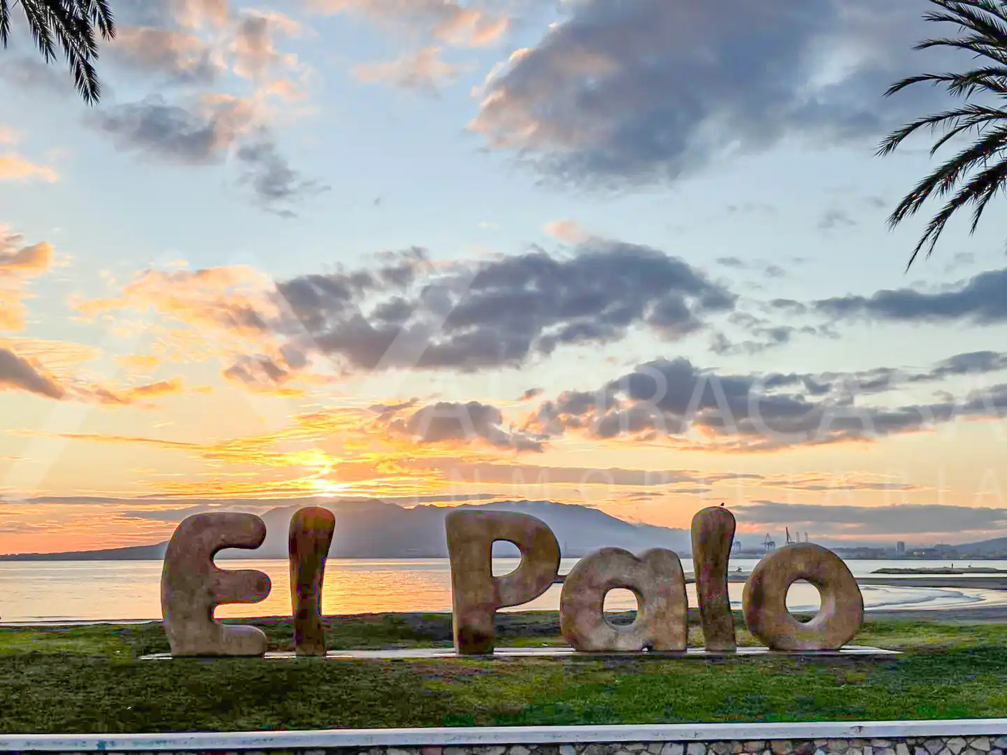 Buildings for sale in El Palo