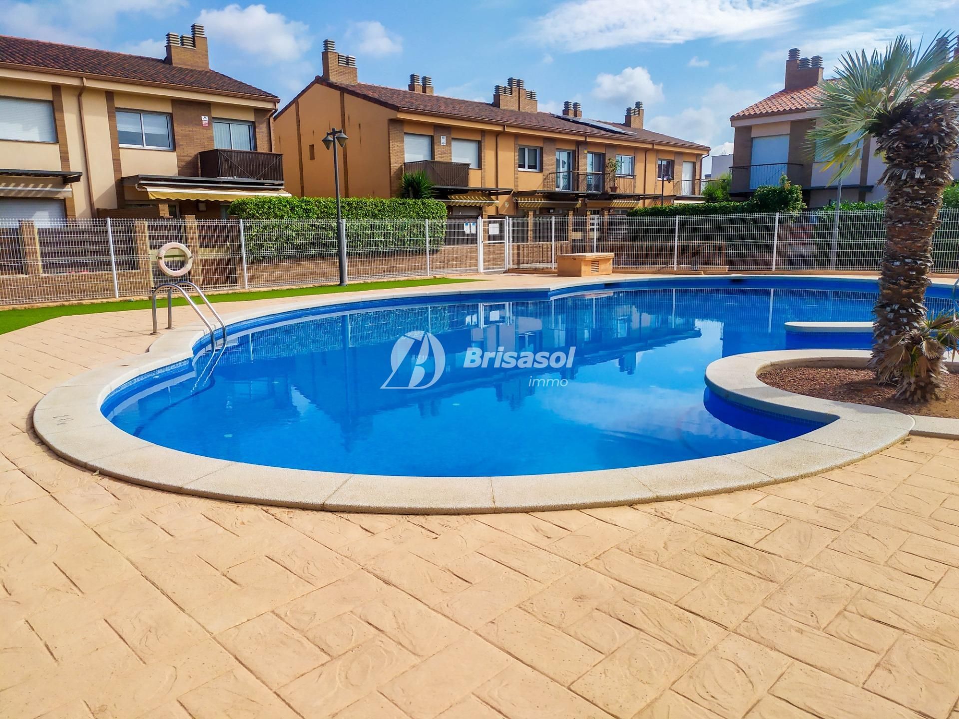 Swimming pool of Single-family semi-detached for sale in Cambrils  with Air Conditioner, Heating and Private garden