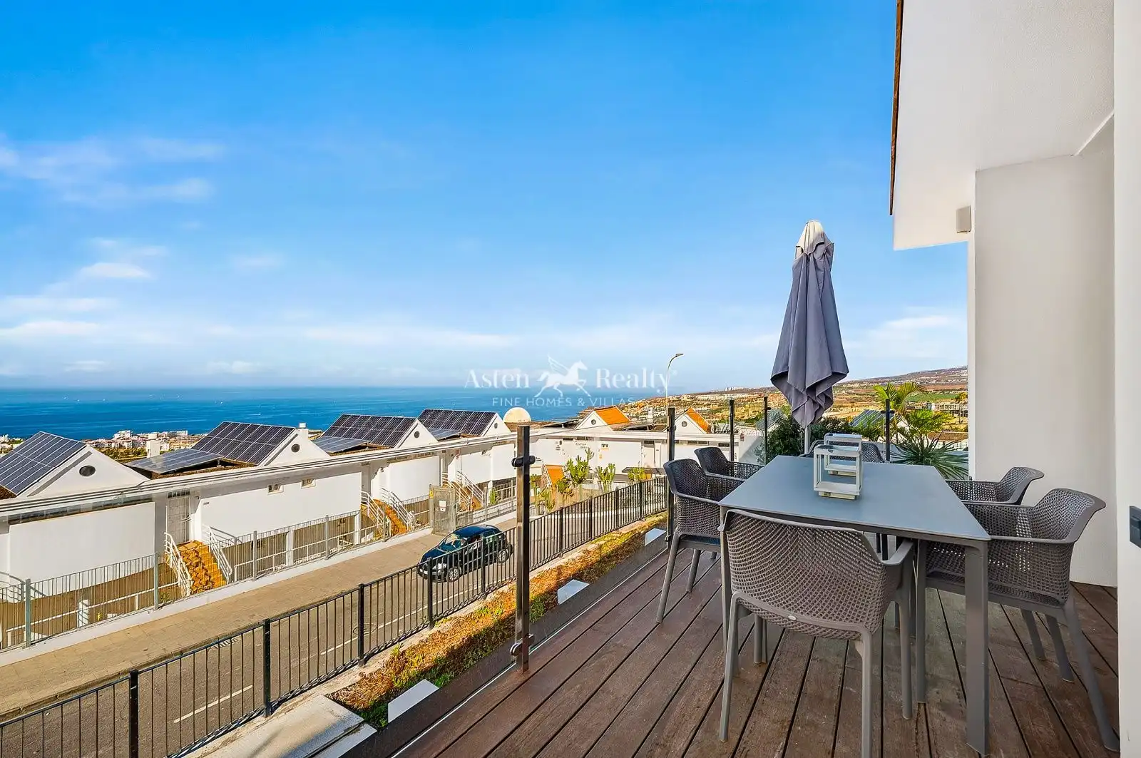 House with pool for sale in Noruega 2