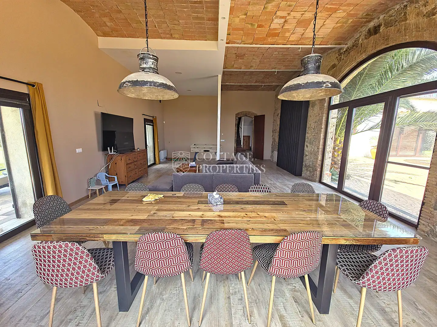 Menjador de Finca rústica en venda en Roses amb Aire condicionat, Calefacció i Jardí privat