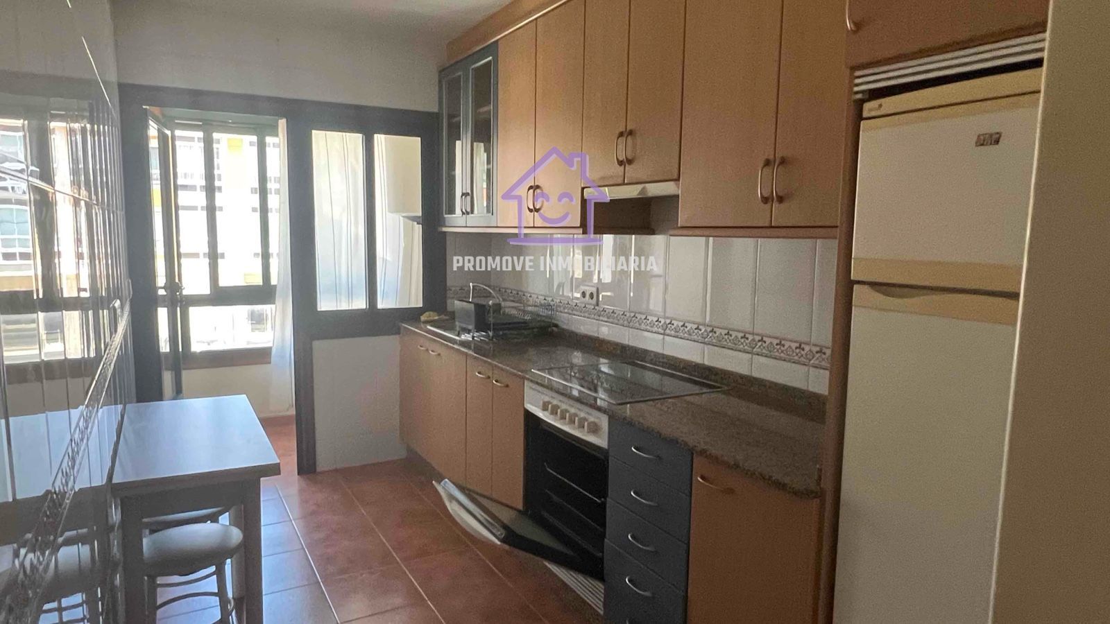 Cuina de Pis de lloguer en Arteixo amb Calefacció, Traster i Moblat