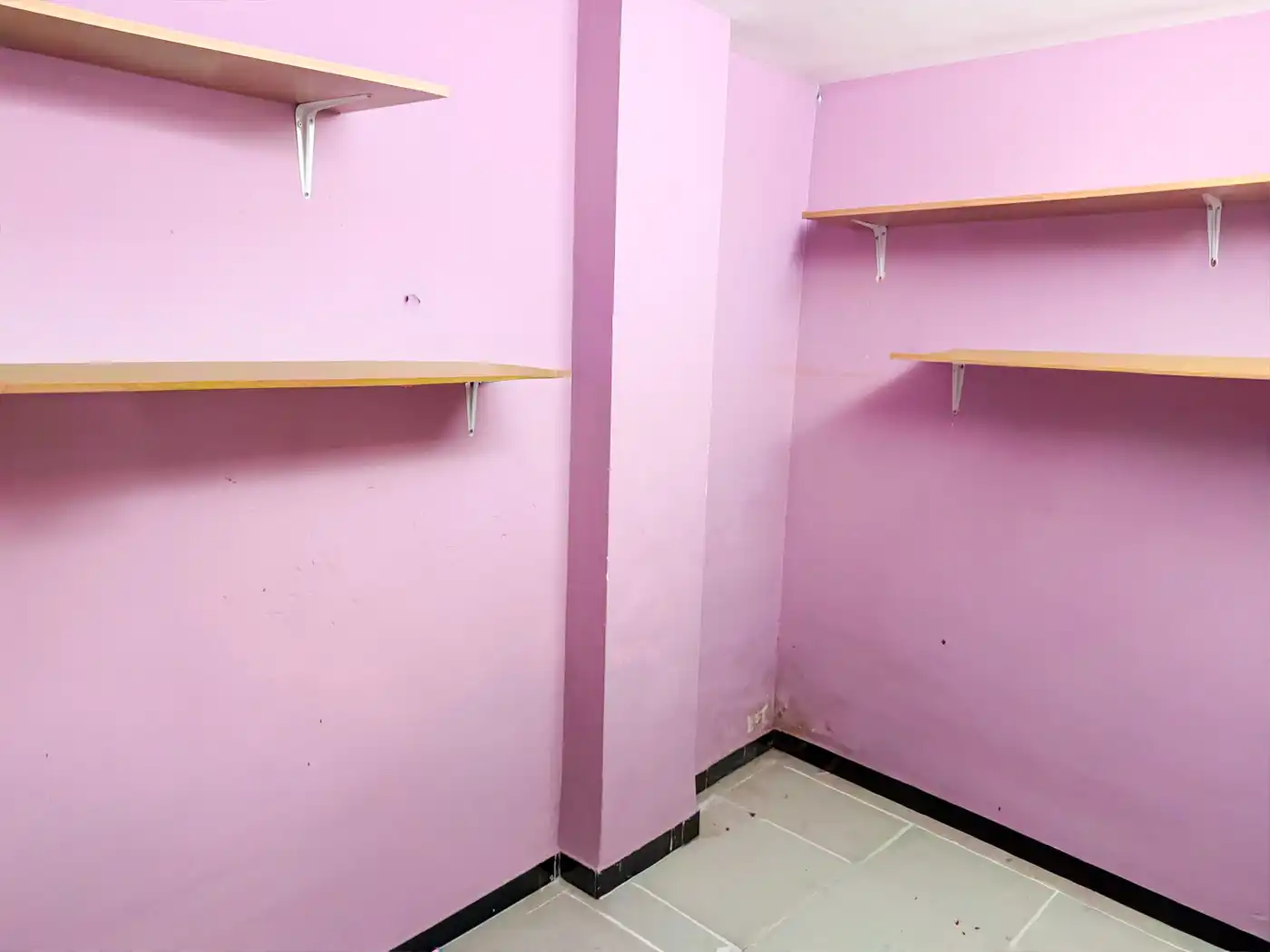 Schlafzimmer von Geschaftsraum zum Verkauf in Figueres