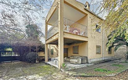 Vista exterior de Casa o xalet en venda en Paracuellos de Jarama amb Calefacció, Terrassa i Piscina