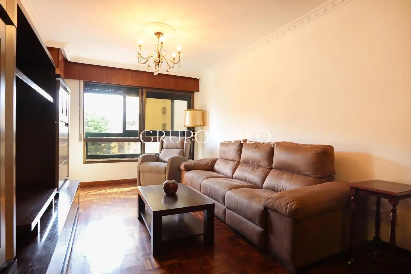 Wohnzimmer von Wohnung zur Miete in Cangas  mit Heizung, Parkett und Terrasse