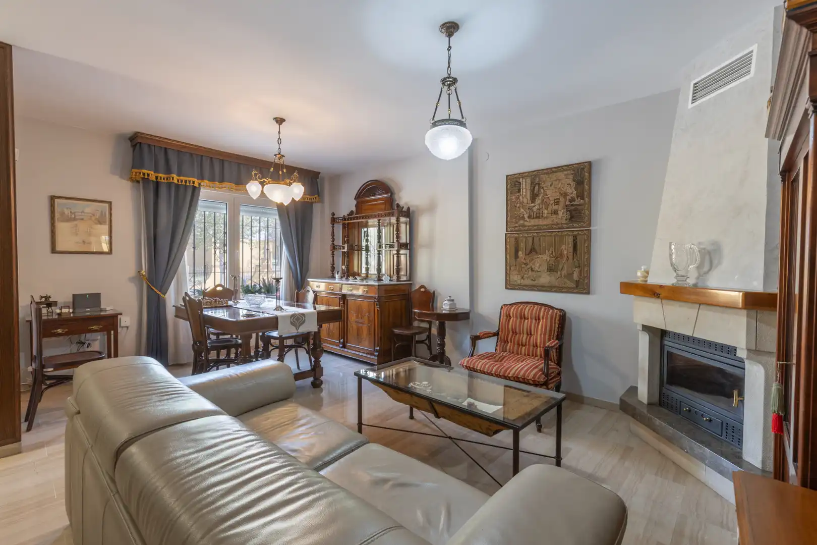 Sala de estar de Casa adosada en venta en Maracena con Amueblado