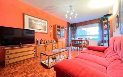 Living room of Flat for sale in Burgos Capital  with Heating, Parquet flooring and Terrace