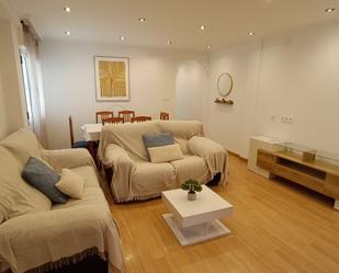 Sala d'estar de Pis de lloguer en Gijón  amb Calefacció i Moblat