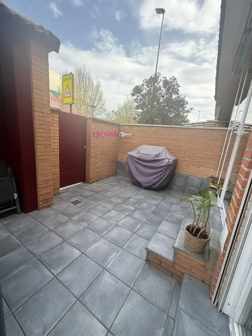 Casa adosada en venta en Ensanche