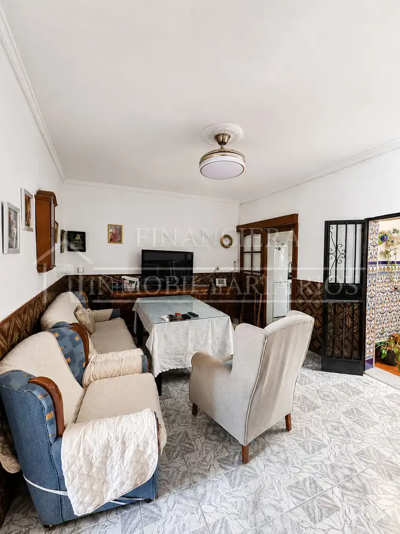 Sala d'estar de Casa o xalet en venda en Alcalá de Guadaira amb Aire condicionat