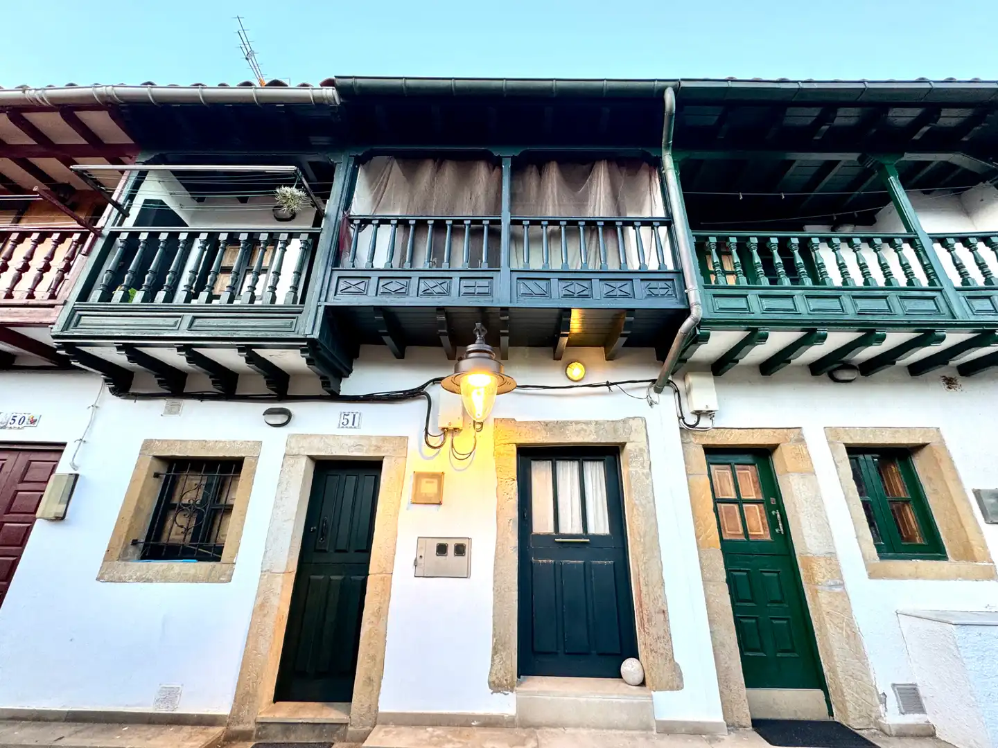 Vista exterior de Casa adosada en venta en Villaviciosa con Calefacción, Parquet y Amueblado