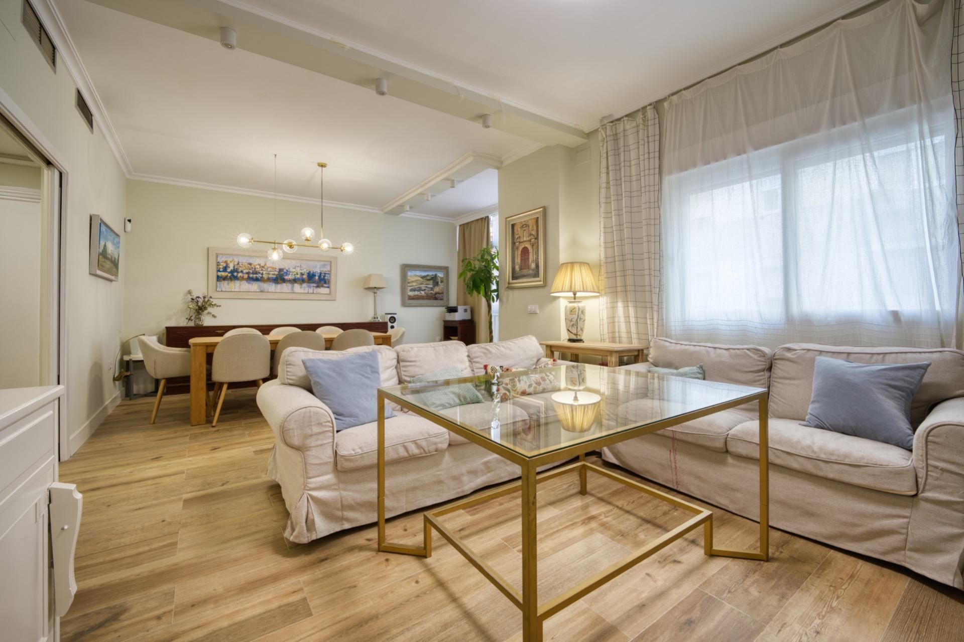 Sala d'estar de Pis en venda en  Sevilla Capital amb Aire condicionat, Calefacció i Traster