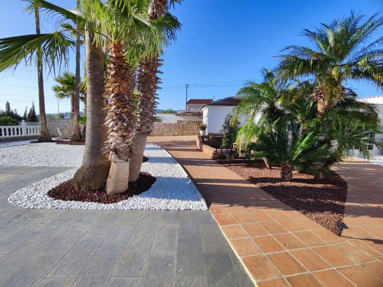 Vista exterior de Casa o chalet en venta en Alhaurín de la Torre con Aire acondicionado, Calefacción y Jardín privado