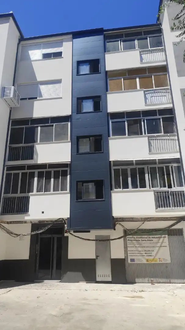 Außenansicht von Wohnung zur Miete in Granada mit Klimaanlage, Möbliert und Ofen