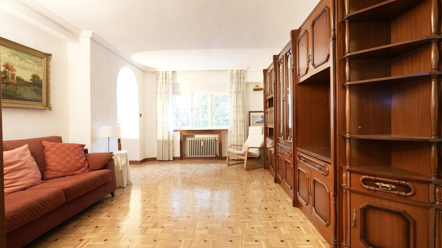 Living room of Flat for sale in  Madrid Capital  with Heating and Storage room