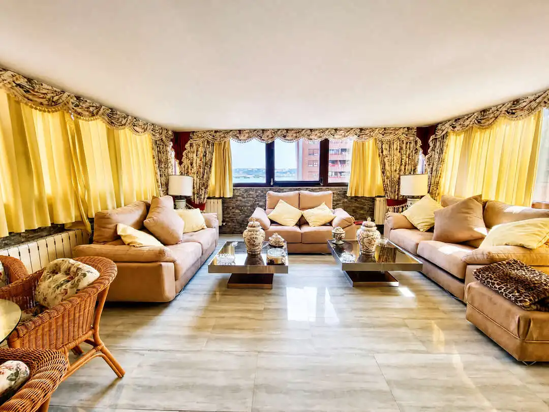 Sala de estar de Piso en venta en Santurtzi  con Calefacción y Terraza