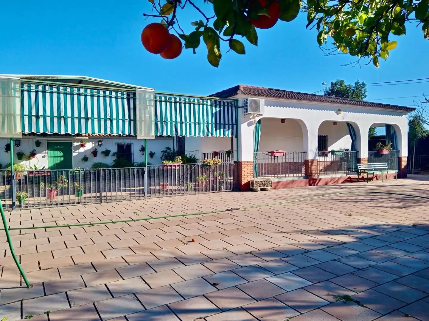Villa mit Pool zum Verkauf in La Carlota, imagen 2