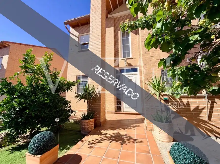 Jardín de Casa adosada en venta en Argés con Aire acondicionado, Calefacción y Amueblado