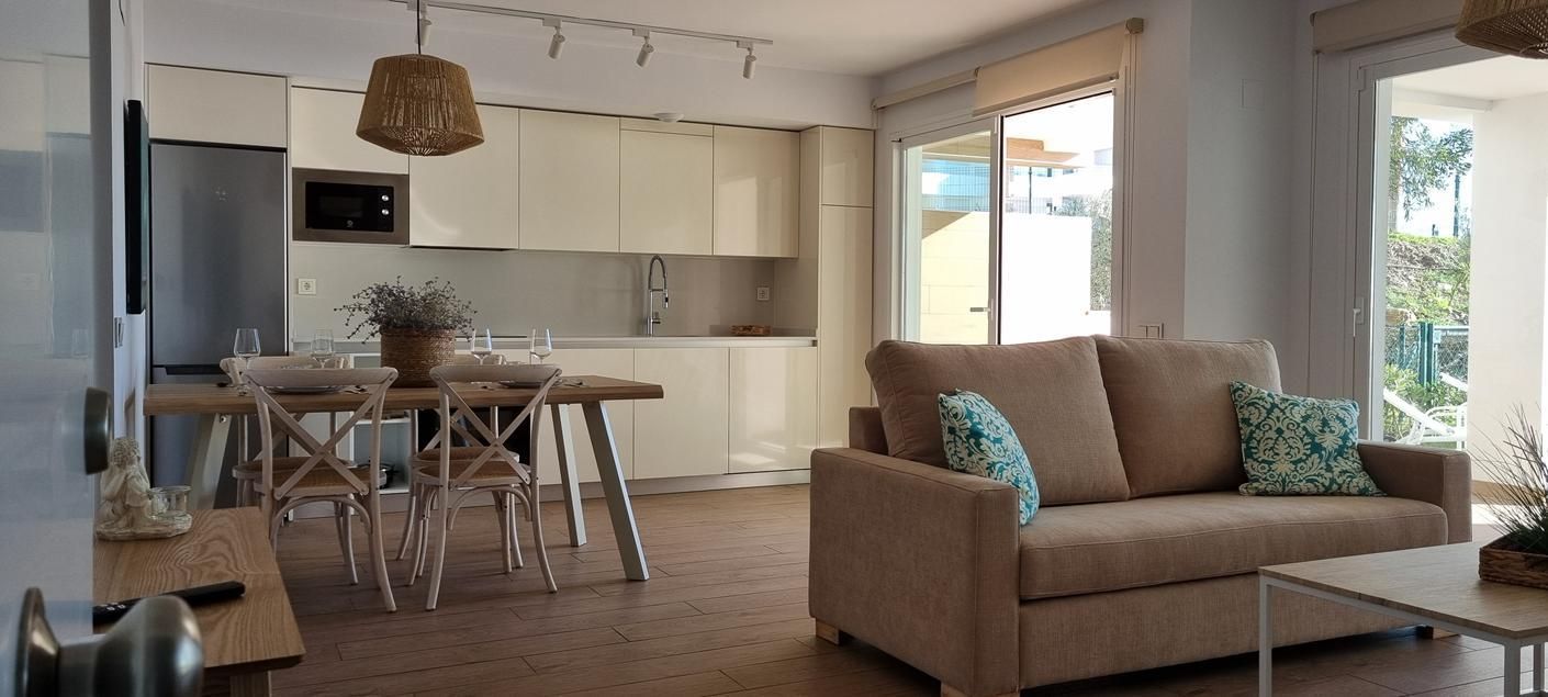 Sala d'estar de Apartament de lloguer en Torrox amb Aire condicionat, Calefacció i Jardí privat
