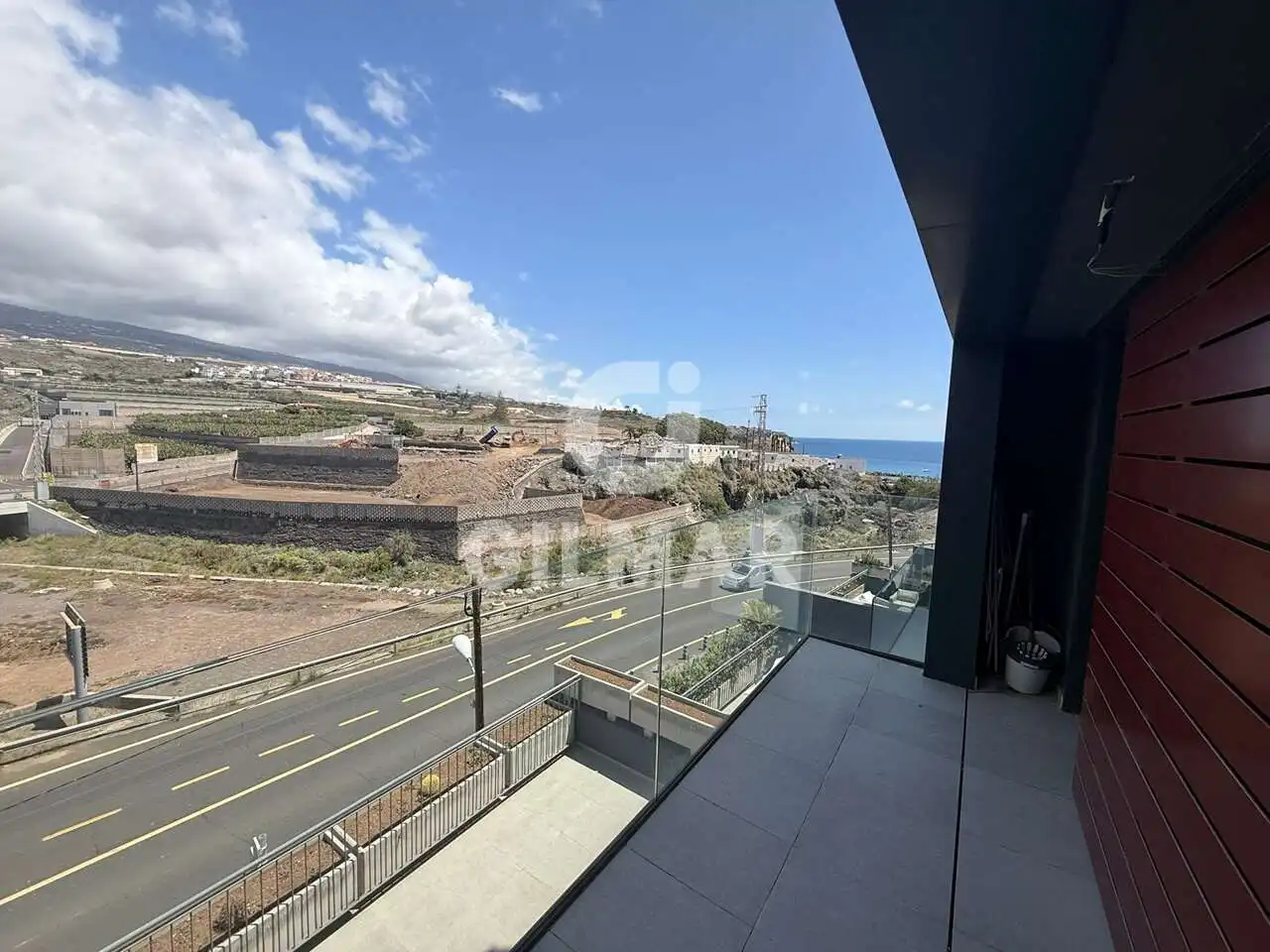 Vista exterior de Apartamento en venta en Guía de Isora con Amueblado y Balcón