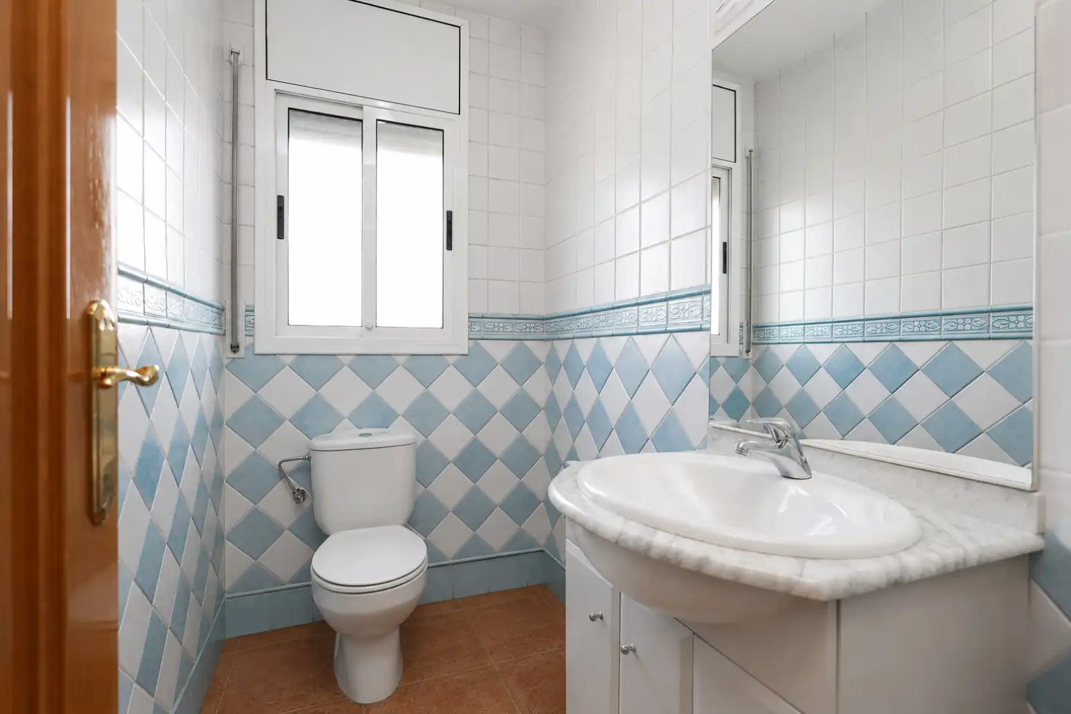 Baño de Casa o chalet en venta en Sant Andreu de la Barca con Calefacción, Jardín privado y Terraza