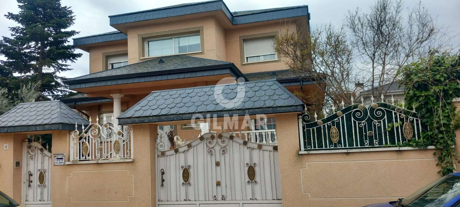 Vista exterior de Casa o xalet en venda en Valdetorres de Jarama amb Piscina