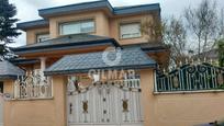 Vista exterior de Casa o xalet en venda en Valdetorres de Jarama amb Piscina