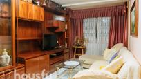 Living room of Flat for sale in  Madrid Capital