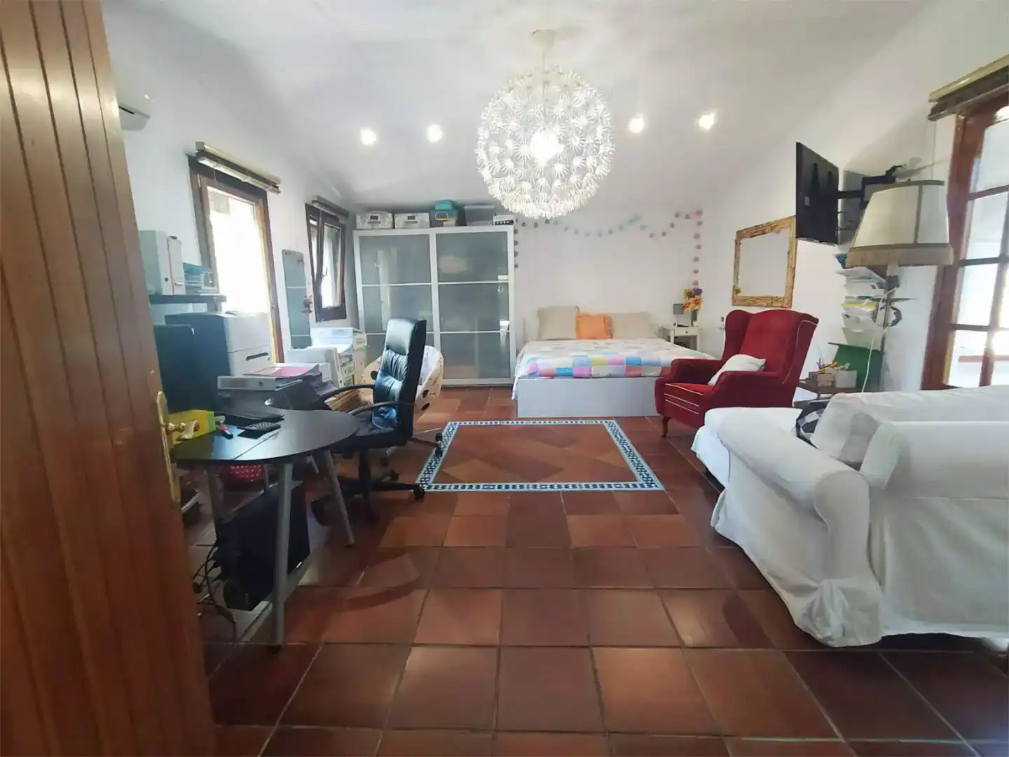 Sala d'estar de Casa adosada en venda en Pacs del Penedès amb Aire condicionat, Jardí privat i Traster