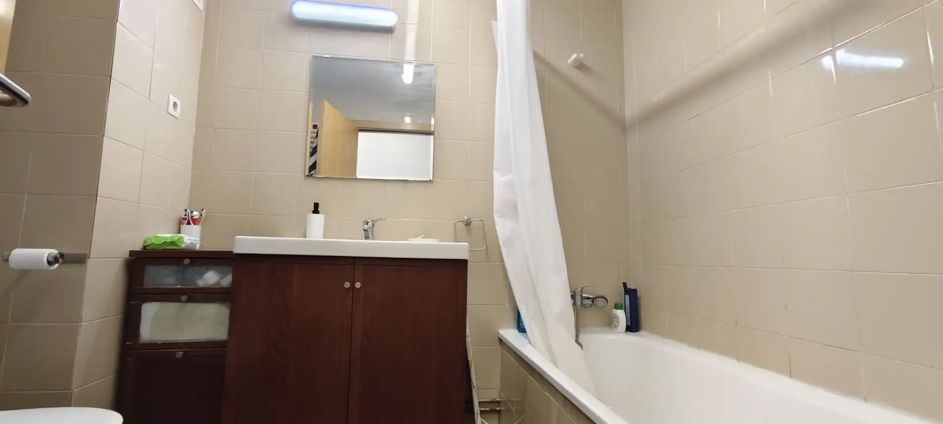 Baño de Piso en venta en Cervelló con Aire acondicionado, Calefacción y Amueblado