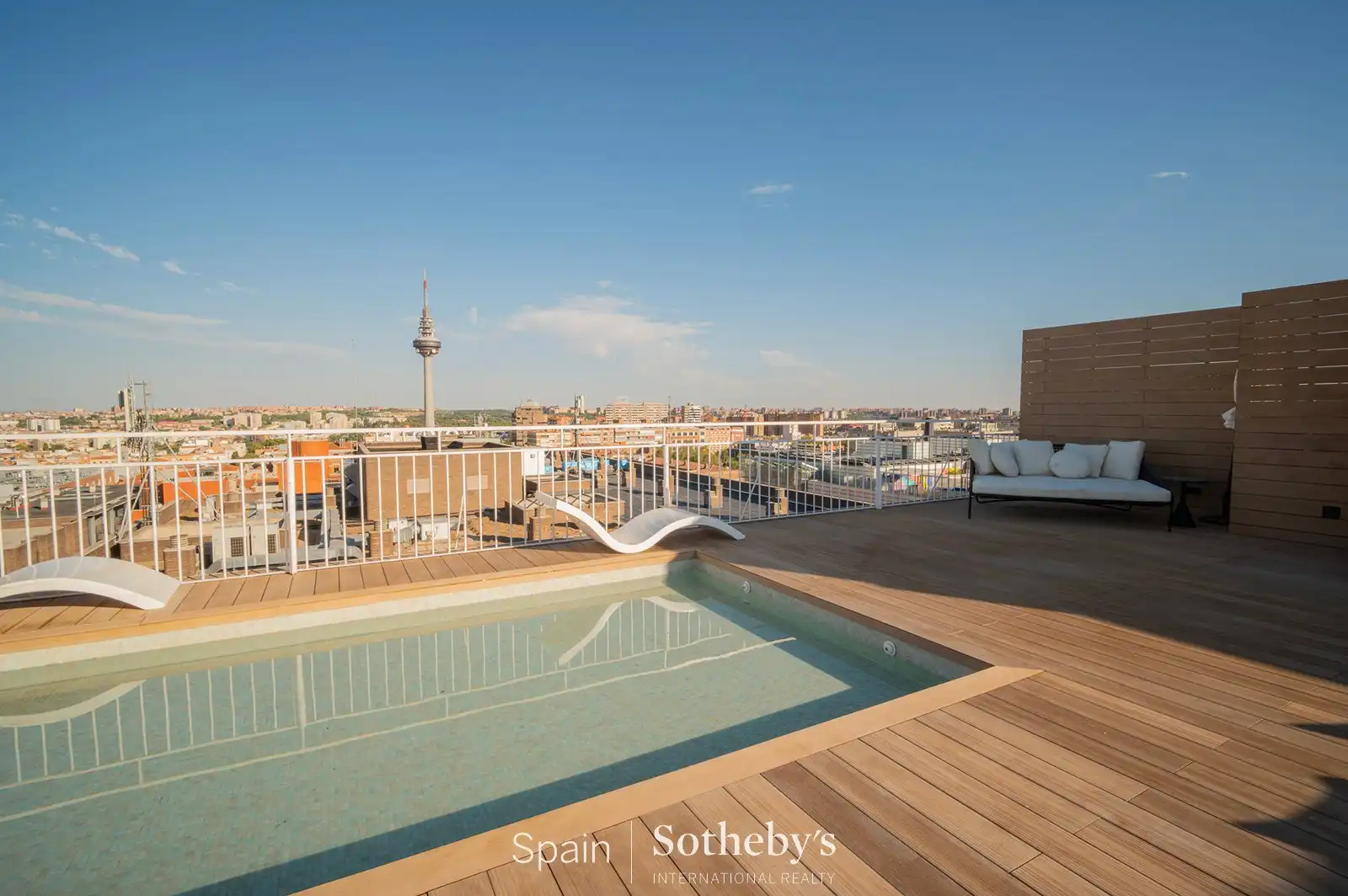 Swimming pool of Attic for sale in Madrid  with Air Conditioner, Terrace and Storage room
