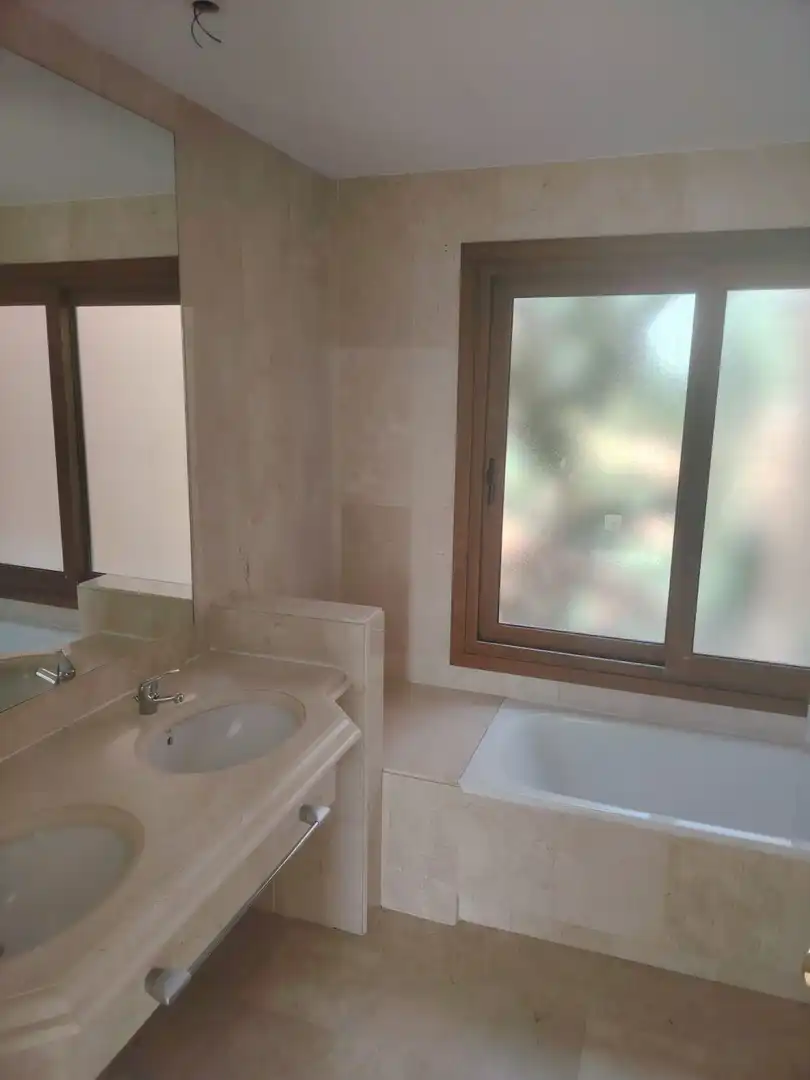 Bany de Casa o xalet en venda en Mijas amb Calefacció, Jardí privat i Terrassa