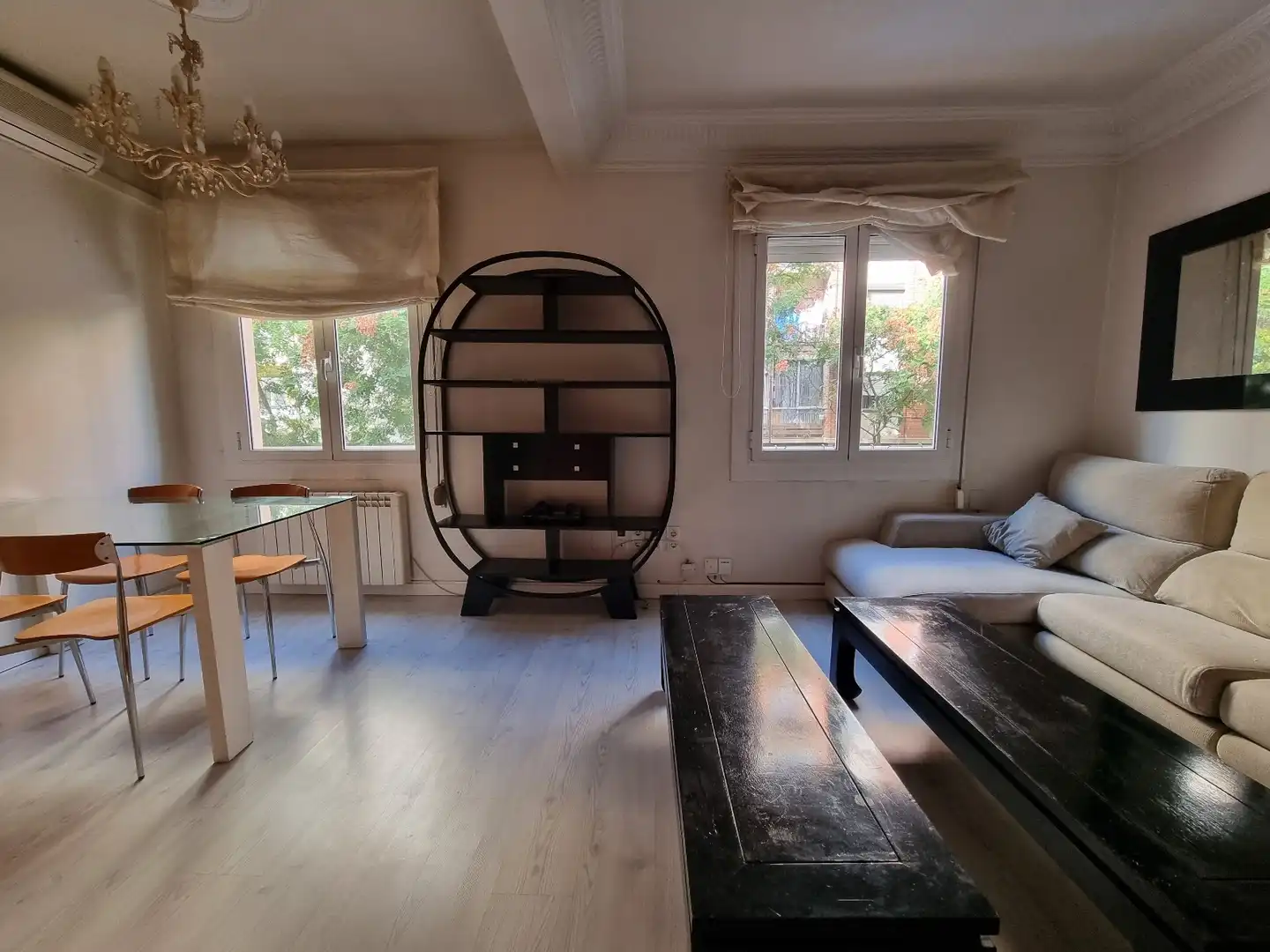 Wohnzimmer von Wohnungen zur Miete in  Zaragoza Capital mit Heizung, Parkett und Möbliert