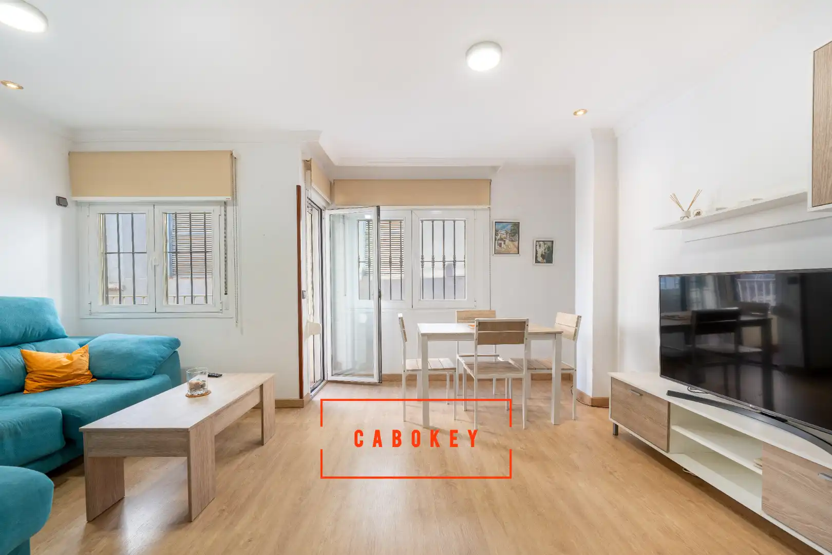 Sala de estar de Piso en venta en Almería con Aire acondicionado, Calefacción y Amueblado